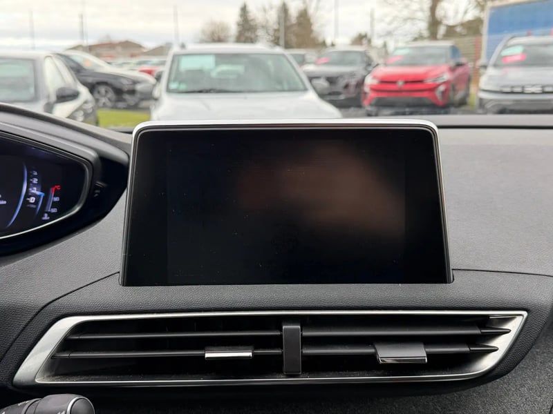 Photo de la voiture PEUGEOT 3008 Puretech 130ch S&S EAT8 Allure