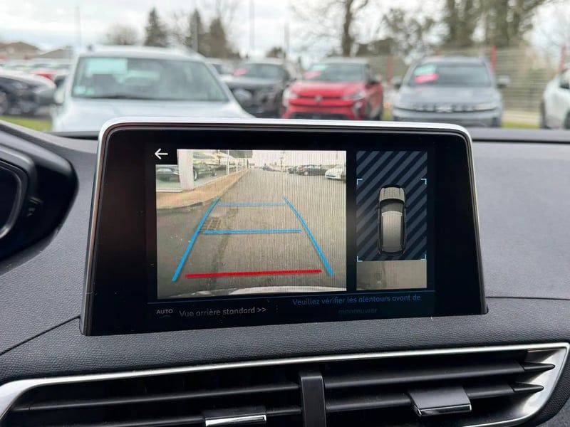 Photo de la voiture PEUGEOT 3008 Puretech 130ch S&S EAT8 Allure