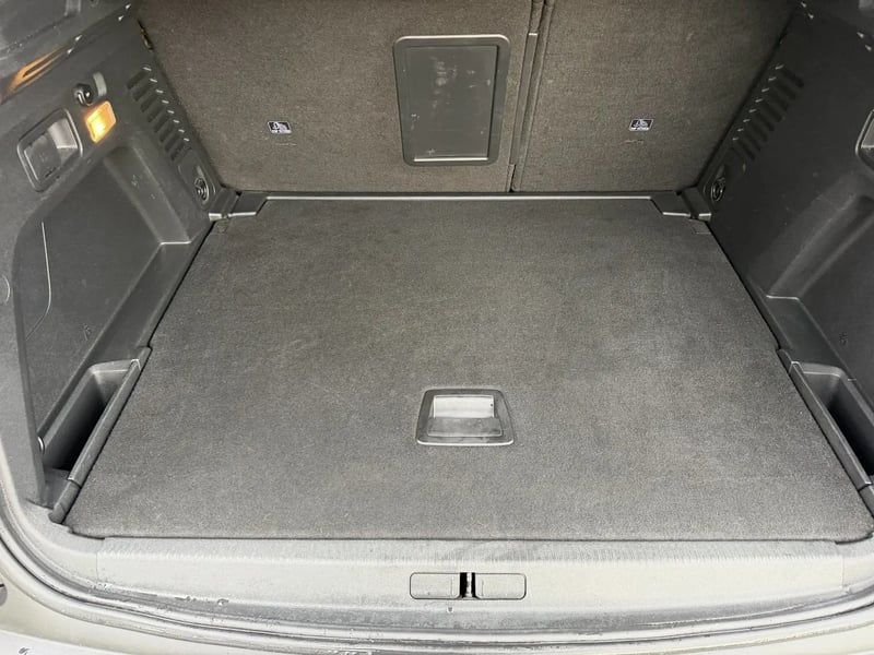 Photo de la voiture PEUGEOT 3008 Puretech 130ch S&S EAT8 Allure