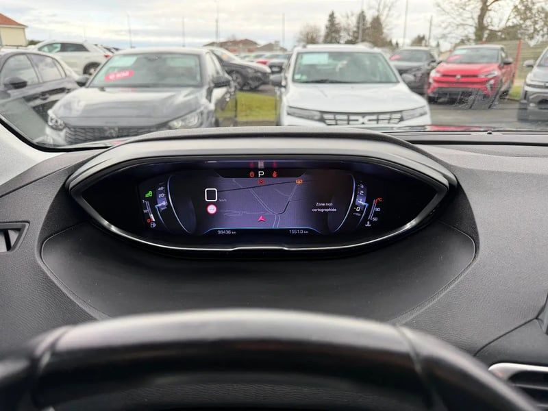 Photo de la voiture PEUGEOT 3008 Puretech 130ch S&S EAT8 Allure