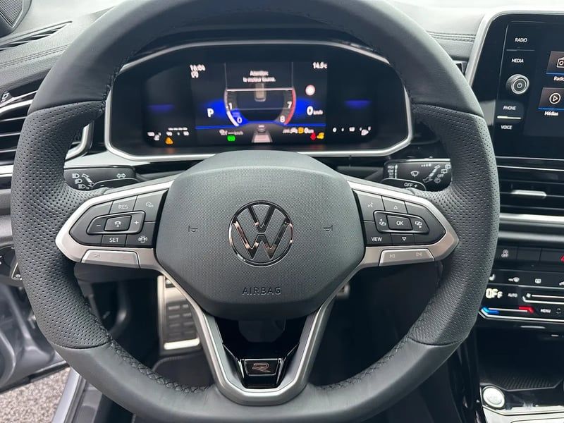 Photo de la voiture VOLKSWAGEN T-ROC 1.5 TSI EVO2 150 Start/Stop DSG7 R-Line Edition