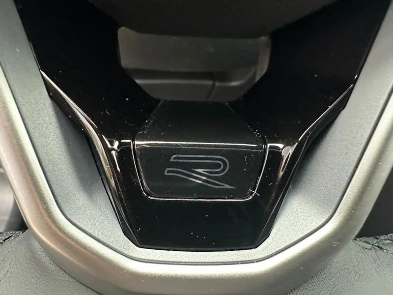 Photo de la voiture VOLKSWAGEN T-ROC 1.5 TSI EVO2 150 Start/Stop DSG7 R-Line Edition