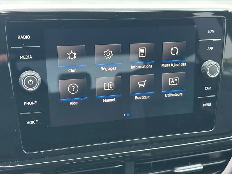 Photo de la voiture VOLKSWAGEN T-ROC 1.5 TSI EVO2 150 Start/Stop DSG7 R-Line Edition