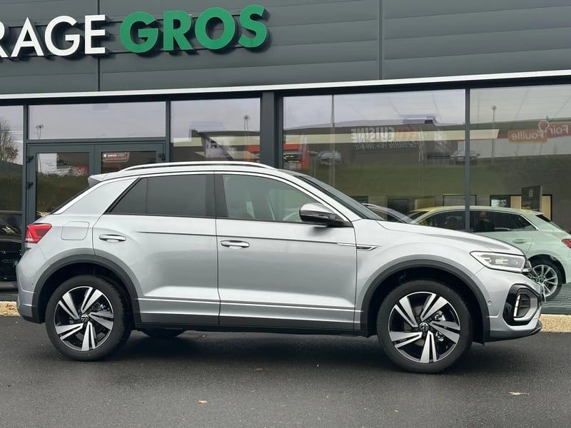 Photo de la voiture VOLKSWAGEN T-ROC 1.5 TSI EVO2 150 Start/Stop DSG7 R-Line Edition