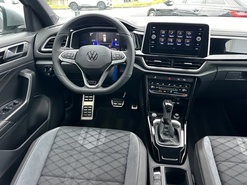 Photo de la voiture VOLKSWAGEN T-ROC 1.5 TSI EVO2 150 Start/Stop DSG7 R-Line Edition