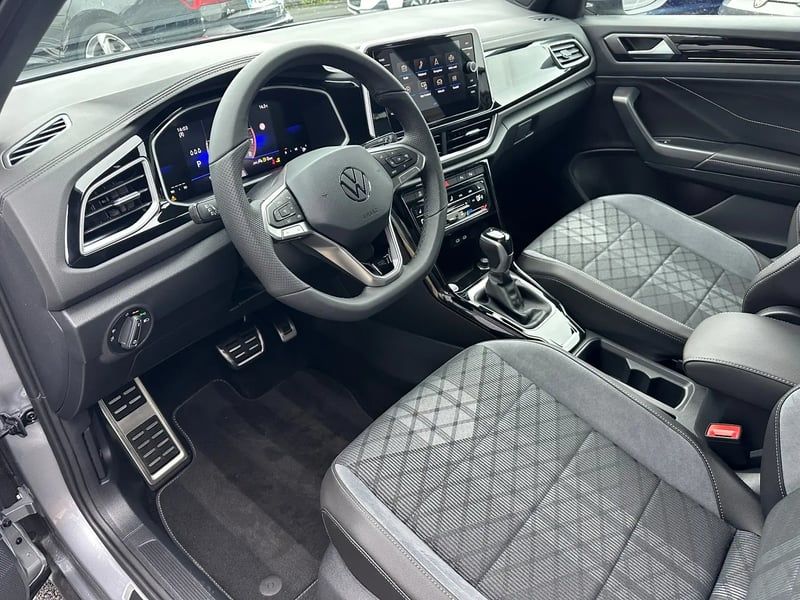 Photo de la voiture VOLKSWAGEN T-ROC 1.5 TSI EVO2 150 Start/Stop DSG7 R-Line Edition