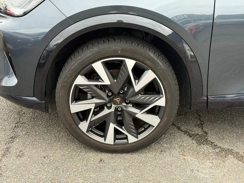 Photo de la voiture CUPRA FORMENTOR 1.5 eTSI Hybrid 150 ch DSG7 V