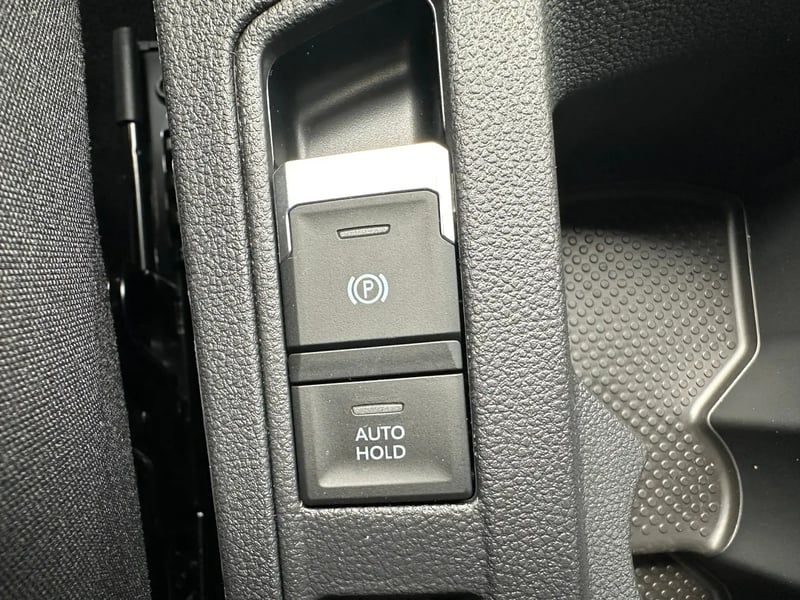 Photo de la voiture VOLKSWAGEN T-ROC 1.5 TSI EVO2 150 Start/Stop DSG7 R-Line Edition