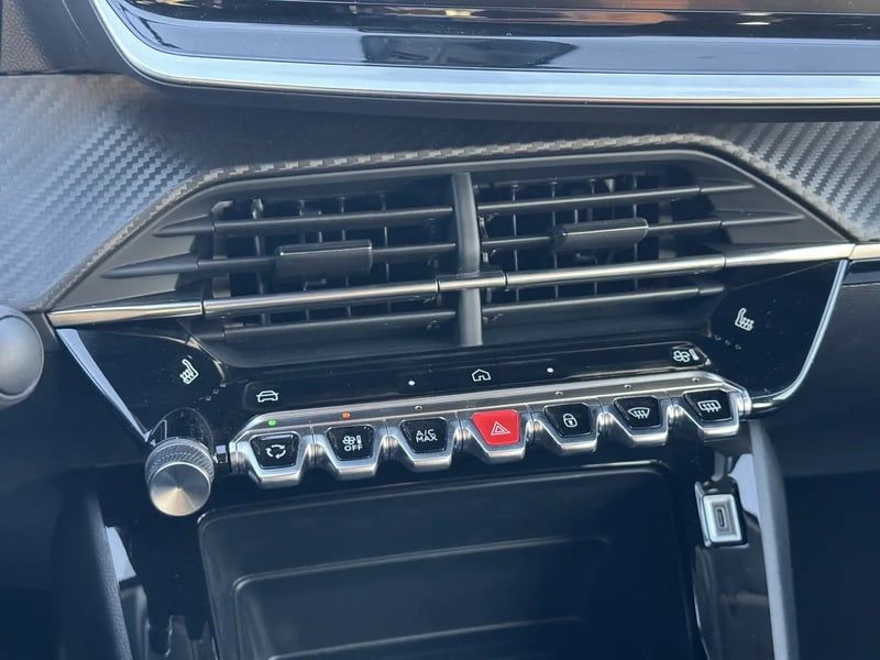 Photo de la voiture PEUGEOT 208 PureTech 75 S&S BVM5 Active