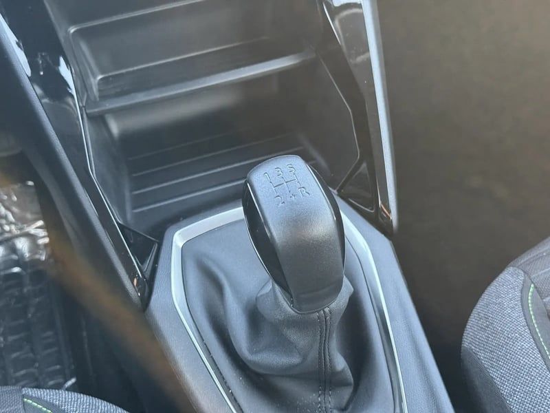 Photo de la voiture PEUGEOT 208 PureTech 75 S&S BVM5 Active