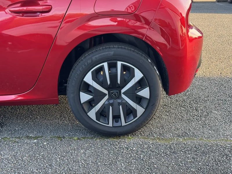 Photo de la voiture PEUGEOT 208 PureTech 75 S&S BVM5 Active