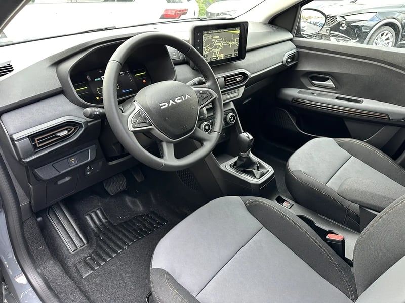 Photo de la voiture DACIA JOGGER Jogger1.6 hybrid 140ch Extreme 5 places NOIR