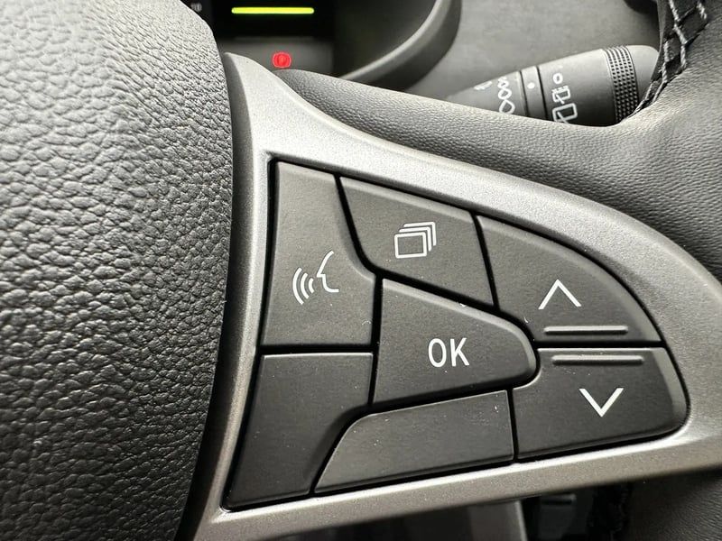 Photo de la voiture DACIA JOGGER Jogger1.6 hybrid 140ch Extreme 5 places NOIR