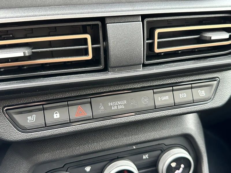 Photo de la voiture DACIA JOGGER Jogger1.6 hybrid 140ch Extreme 5 places NOIR