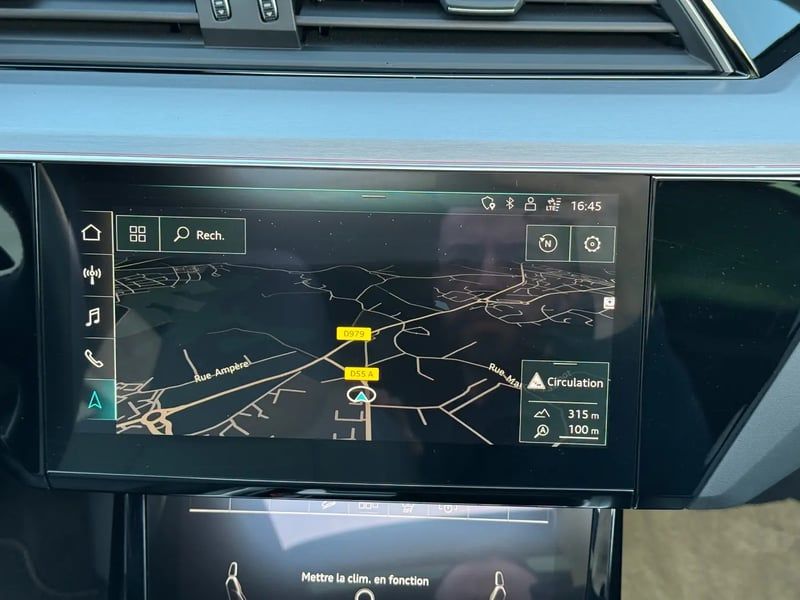 Photo de la voiture AUDI E-TRON SPORTBACK 50 quattro 313 ch S line