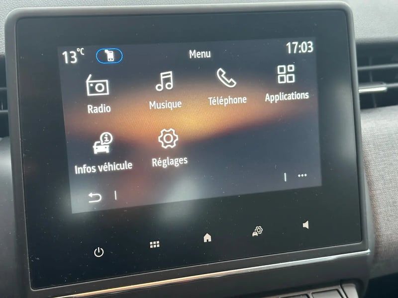 Photo de la voiture RENAULT CLIO V TCe 90 ch GSR2 Evolution