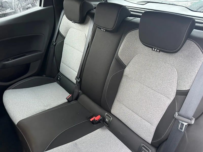 Photo de la voiture RENAULT CLIO V TCe 90 ch GSR2 Evolution