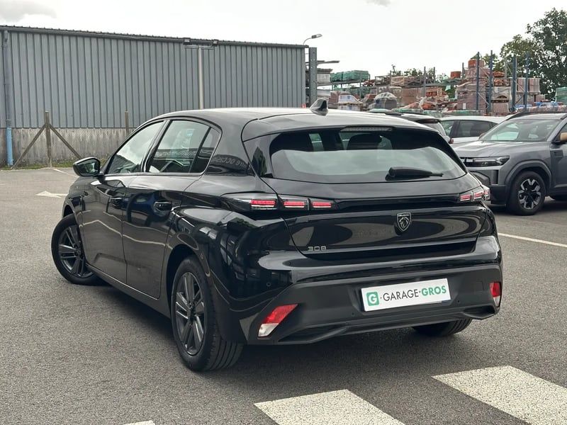 Photo de la voiture PEUGEOT 308 PureTech 130ch S&S EAT8 Active Pack