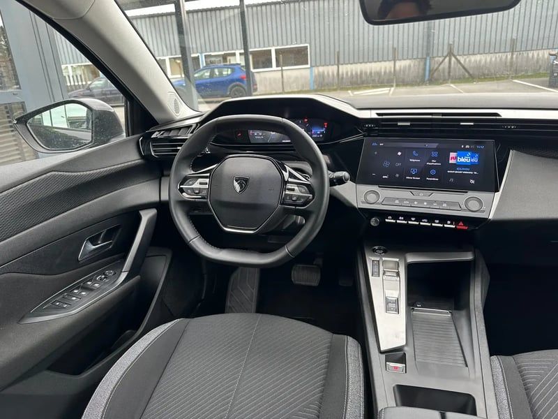 Photo de la voiture PEUGEOT 308 PureTech 130ch S&S EAT8 Active Pack
