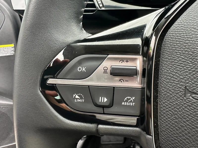 Photo de la voiture PEUGEOT 308 PureTech 130ch S&S EAT8 Active Pack