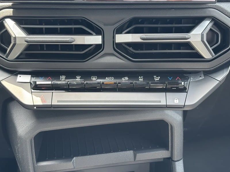 Photo de la voiture DACIA BIGSTER Mild Hybrid 140 Journey