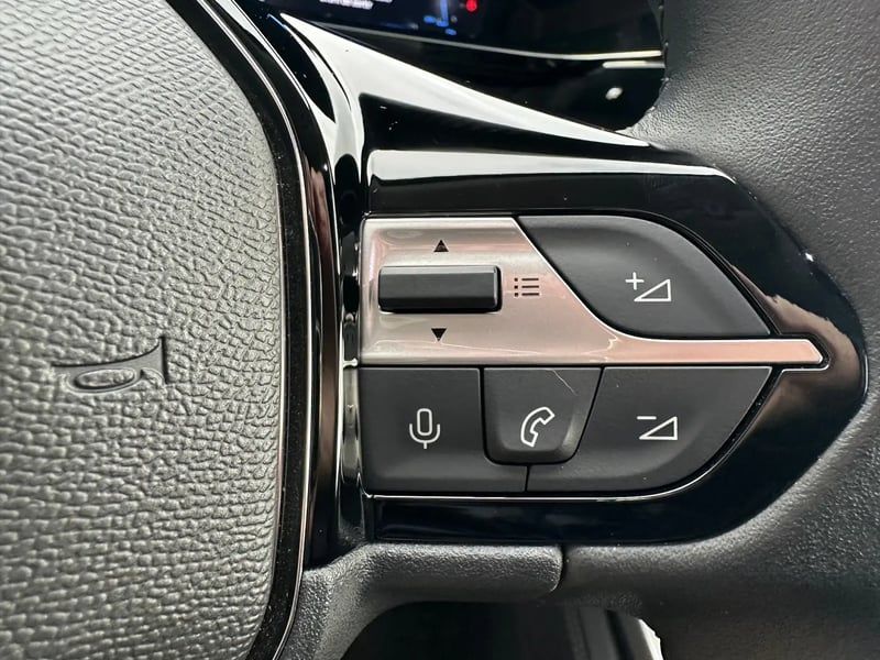 Photo de la voiture PEUGEOT 308 PureTech 130ch S&S BVM6 Allure