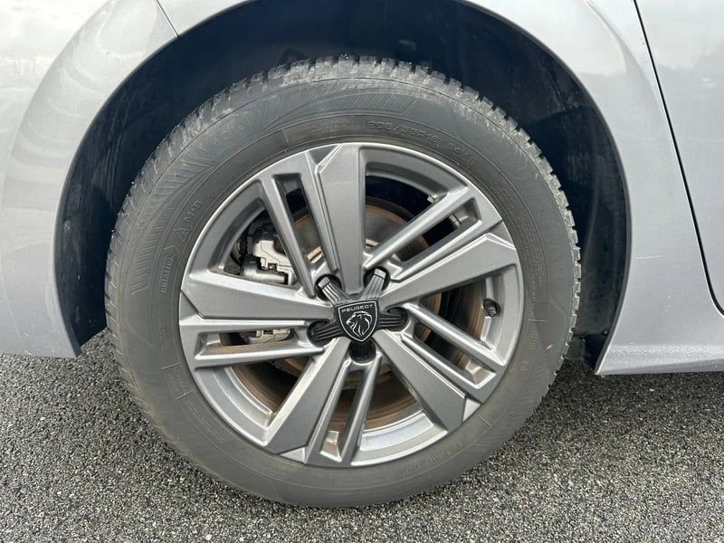 Photo de la voiture PEUGEOT 308 PureTech 130ch S&S BVM6 Allure