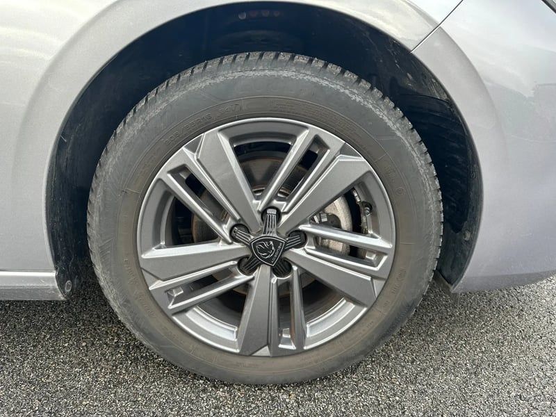 Photo de la voiture PEUGEOT 308 PureTech 130ch S&S BVM6 Allure