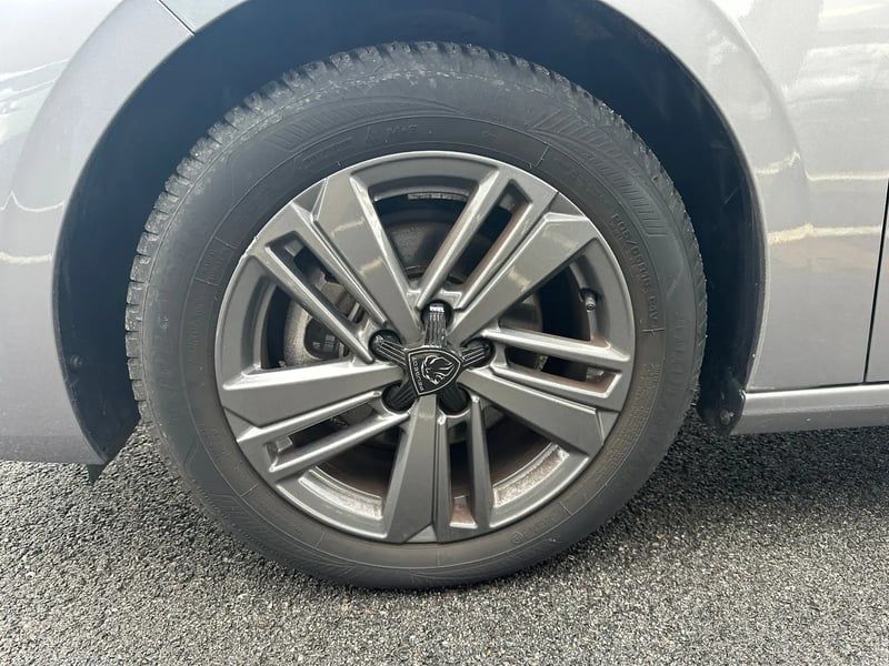 Photo de la voiture PEUGEOT 308 PureTech 130ch S&S BVM6 Allure