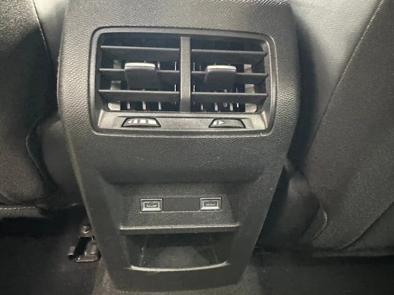 Photo de la voiture PEUGEOT 308 PureTech 130ch S&S BVM6 Allure