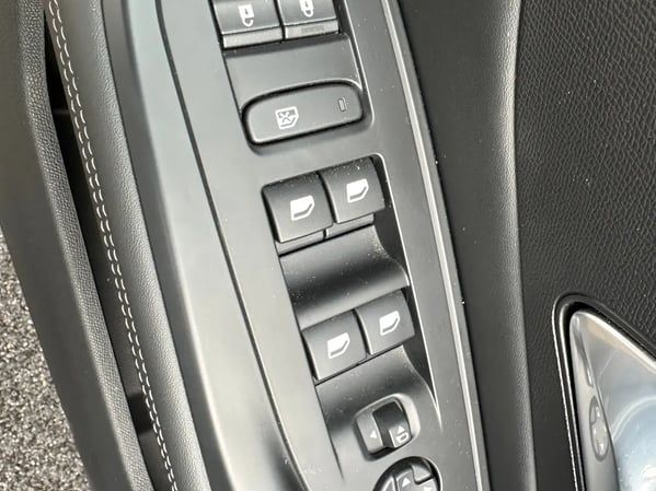 Photo de la voiture PEUGEOT 308 PureTech 130ch S&S BVM6 Allure