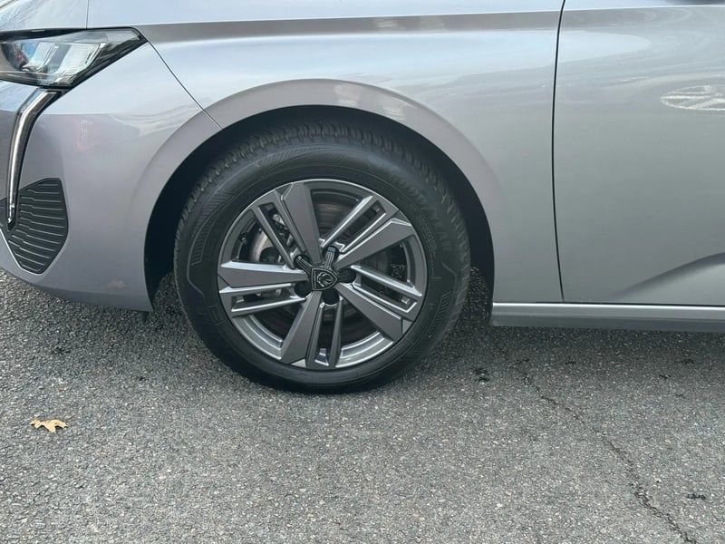 Photo de la voiture PEUGEOT 308 PureTech 130ch S&S BVM6 Allure