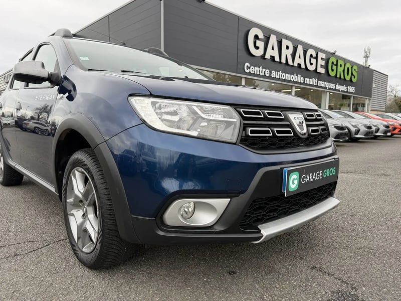Photo de la voiture DACIA SANDERO TCe 90 Stepway