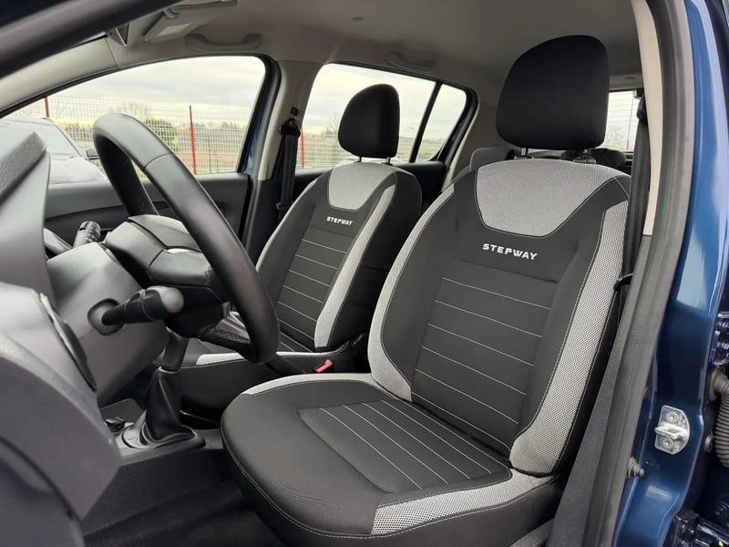 Photo de la voiture DACIA SANDERO TCe 90 Stepway