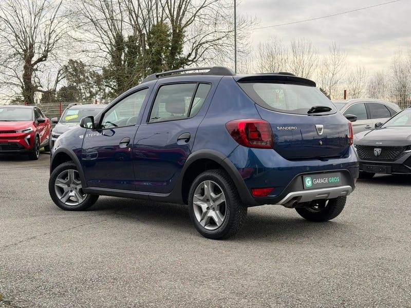 Photo de la voiture DACIA SANDERO TCe 90 Stepway
