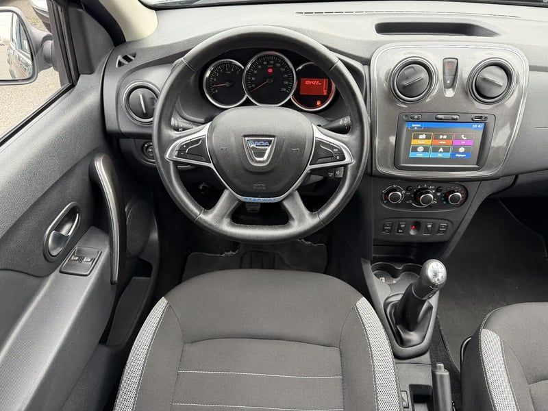 Photo de la voiture DACIA SANDERO TCe 90 Stepway