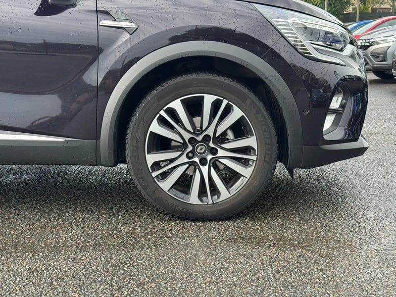 Photo de la voiture RENAULT CAPTUR Blue dCi 115 EDC Initiale Paris