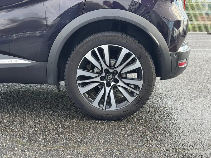 Photo de la voiture RENAULT CAPTUR Blue dCi 115 EDC Initiale Paris