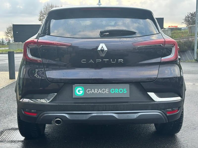 Photo de la voiture RENAULT CAPTUR Blue dCi 115 EDC Initiale Paris