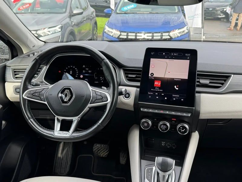 Photo de la voiture RENAULT CAPTUR Blue dCi 115 EDC Initiale Paris