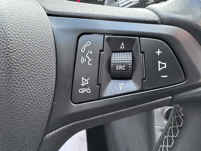 Photo de la voiture OPEL ASTRA SPORTS TOURER 1.2 Turbo 145 ch BVM6 Edition GPS