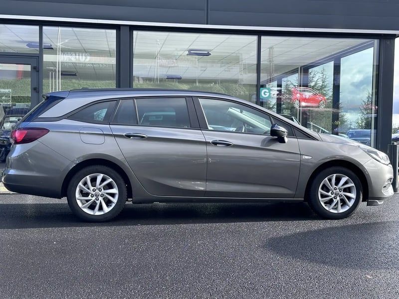 Photo de la voiture OPEL ASTRA SPORTS TOURER 1.2 Turbo 145 ch BVM6 Edition GPS