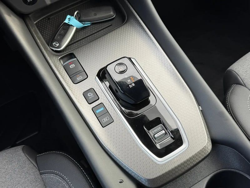 Photo de la voiture NISSAN QASHQAI Hybrid e-Power Gen3 205 ch N-Connecta