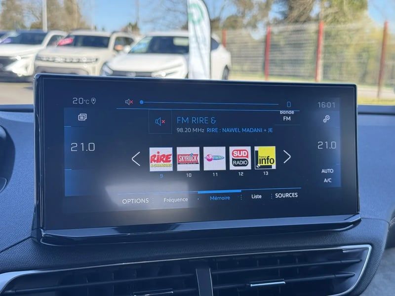 Photo de la voiture PEUGEOT 3008 Puretech 130ch S&S EAT8 GT