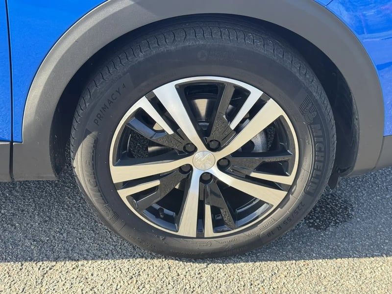 Photo de la voiture PEUGEOT 3008 Puretech 130ch S&S EAT8 GT