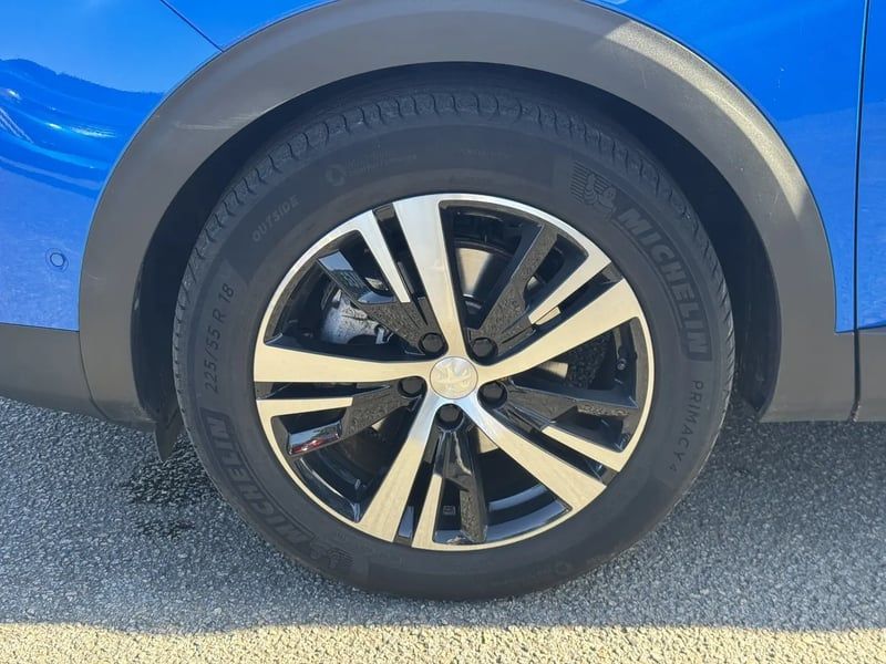 Photo de la voiture PEUGEOT 3008 Puretech 130ch S&S EAT8 GT