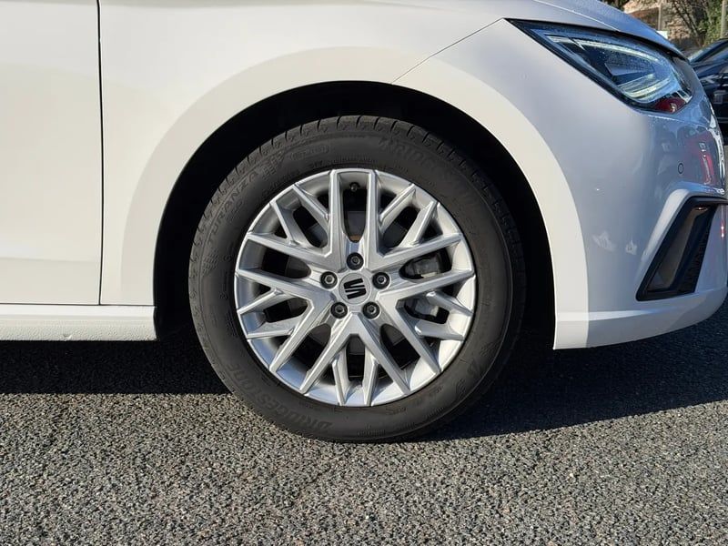 Photo de la voiture SEAT IBIZA 1.0 TSI 110 ch S/S BVM6 FR