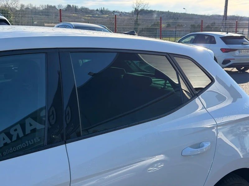 Photo de la voiture SEAT IBIZA 1.0 TSI 110 ch S/S BVM6 FR