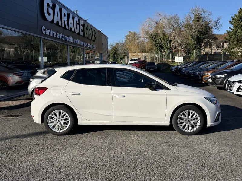 Photo de la voiture SEAT IBIZA 1.0 TSI 110 ch S/S BVM6 FR