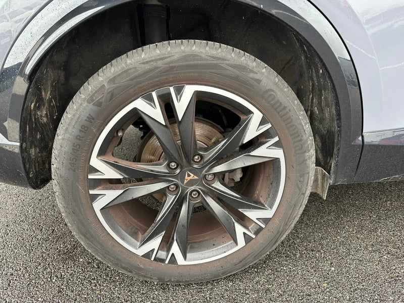 Photo de la voiture CUPRA FORMENTOR 1.5 eTSI Hybrid 150 ch DSG7 V